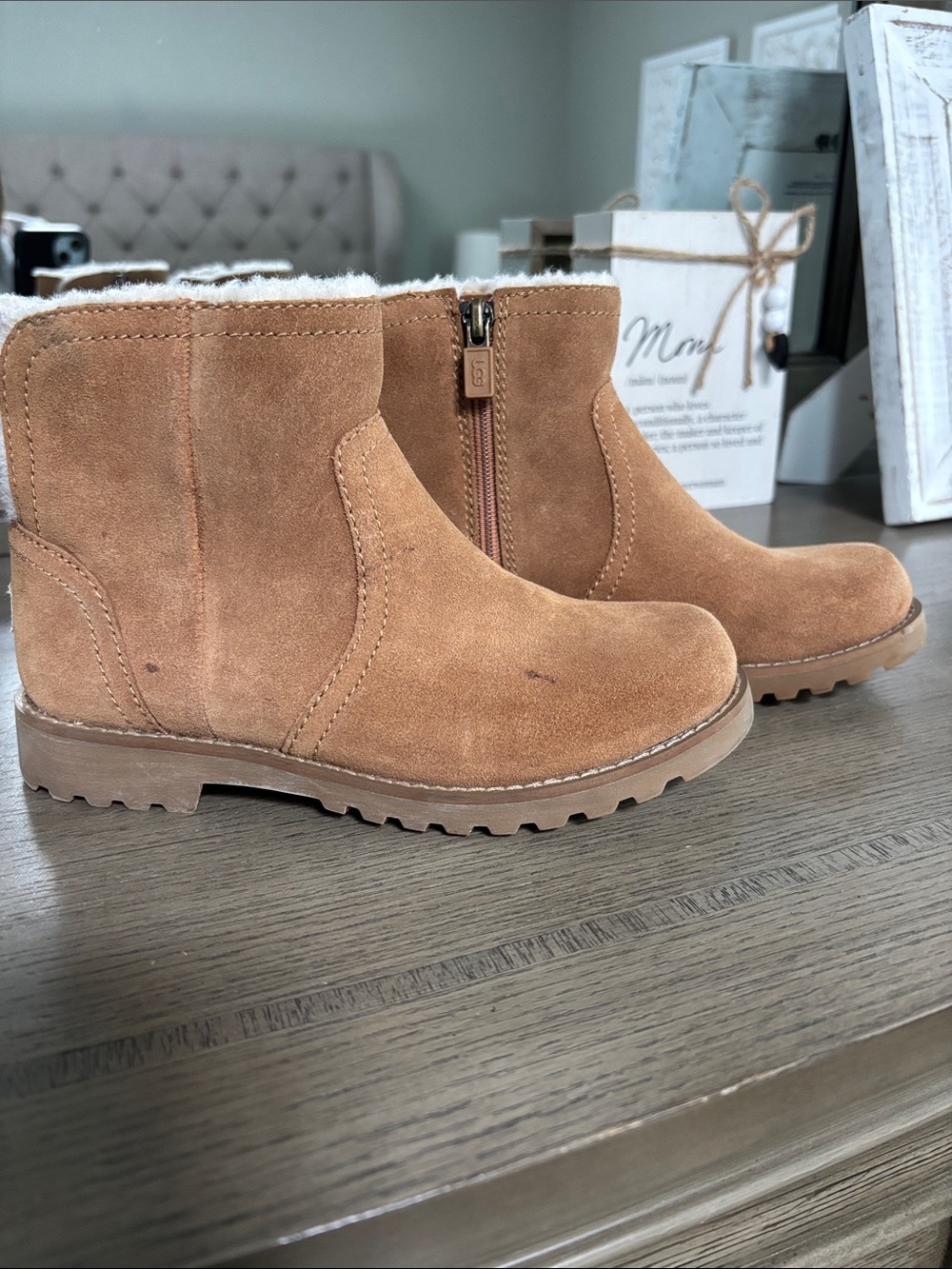 UGG Kids Chestnut Suede Zip-Back Lined Boots